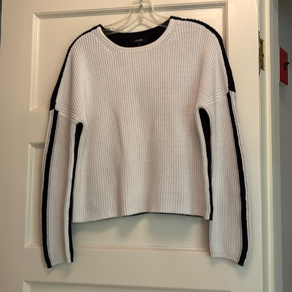 ME+EM  Cotton Crop‎  Front White Back Black Sweater